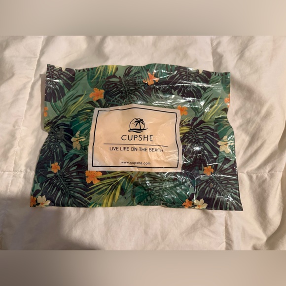 Cupshe Yellow and tropical print bikini - Picture 2 of 9